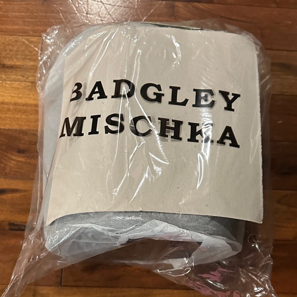 Badgley Mischka Black Sequin Bucket Bag - Picture 4 of 6